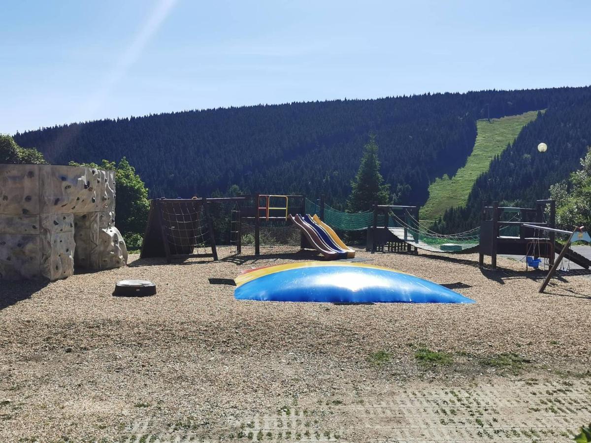 Hotel Cervenohorske Sedlo Loučná nad Desnou Bagian luar foto