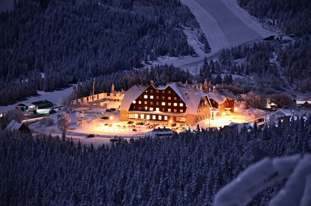 Hotel Cervenohorske Sedlo Loučná nad Desnou Bagian luar foto