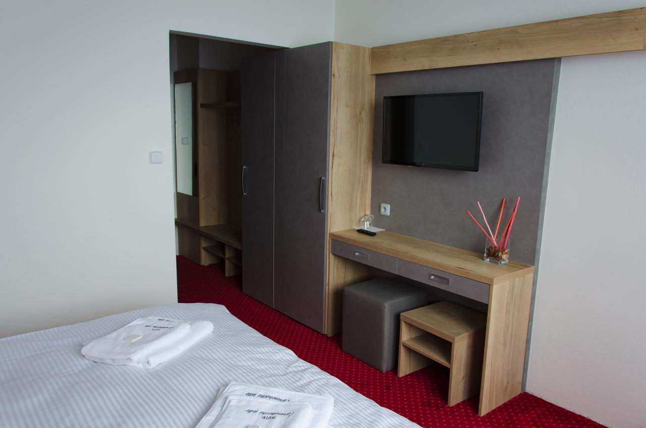 Hotel Cervenohorske Sedlo Loučná nad Desnou Bagian luar foto
