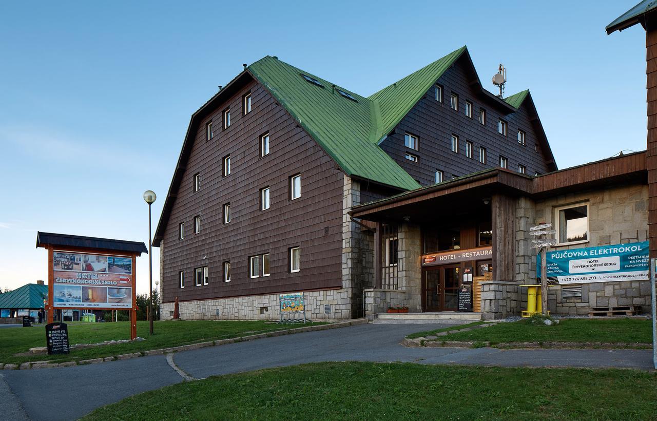 Hotel Cervenohorske Sedlo Loučná nad Desnou Bagian luar foto