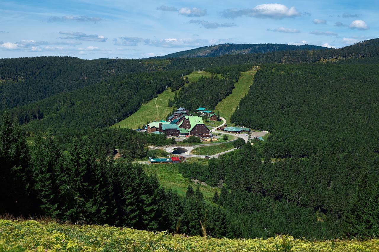 Hotel Cervenohorske Sedlo Loučná nad Desnou Bagian luar foto