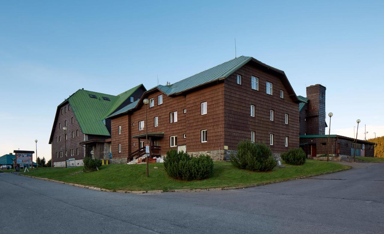 Hotel Cervenohorske Sedlo Loučná nad Desnou Bagian luar foto